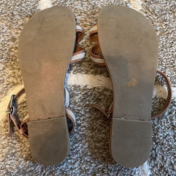 Gap sandals size 10 - Picture 2 of 2